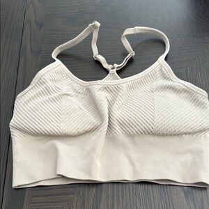 Elegant Beige Ribbed Sports Bra